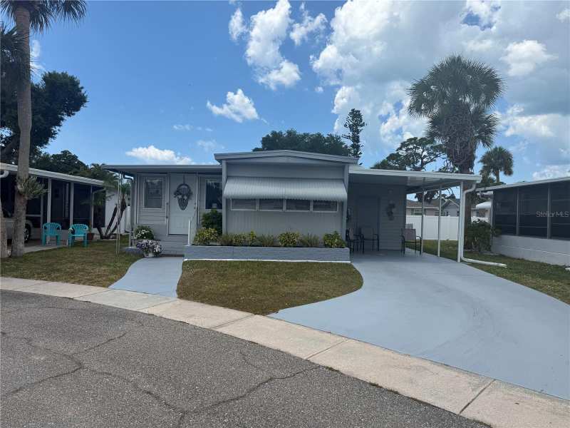 1 bedroom Mobile Home at 6190 Daffodil Road, Japanese Gardens Mhp, Venice — photo 1