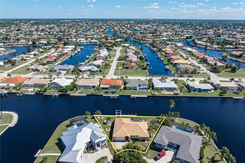 3 bedroom Single Family Residence at 499 Sorrento Court, Punta Gorda Isles Sec 05, Punta Gorda — photo 1