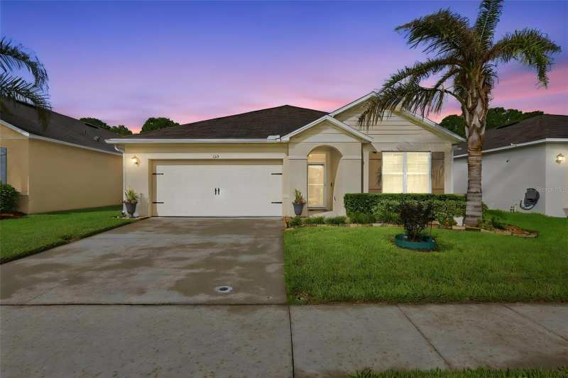 3 bedroom Single Family Residence at 123 Old Mill Pond Road, Woodbridge Lks/Edgewater, Edgewater — photo 1