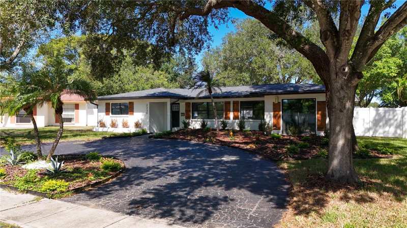 4 bedroom Single Family Residence at 2239 68th Avenue, Meadowlawn Cardinal Estate, St Petersburg — photo 1