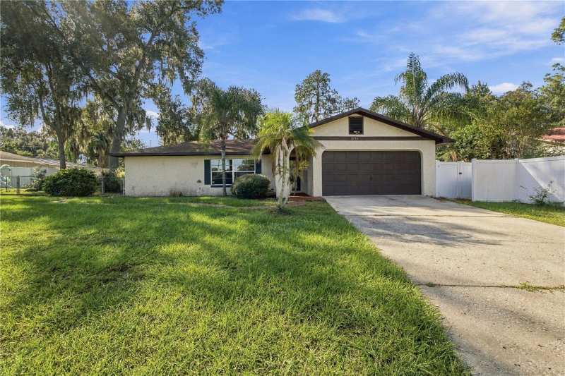 2 bedroom Single Family Residence at 2711 Charleston Drive, Colonial Village Sub U, Plant City — photo 1