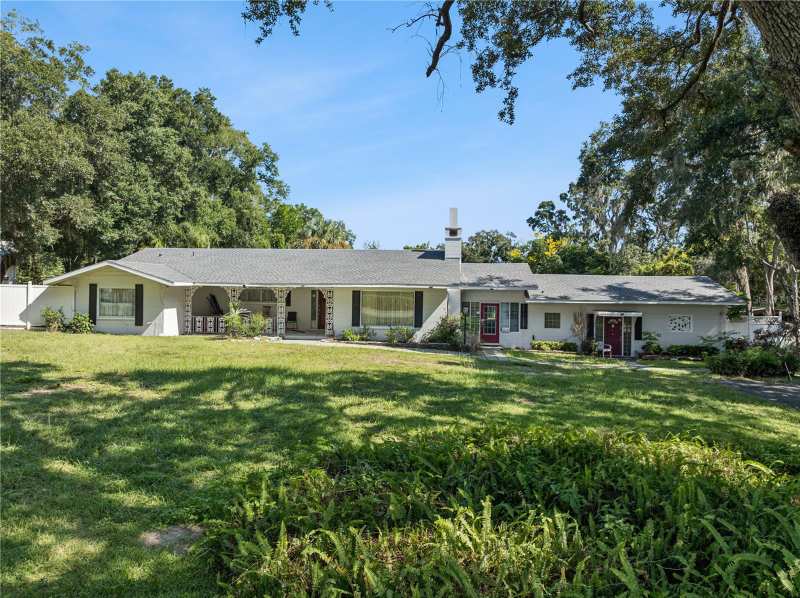 3 bedroom Single Family Residence at 1505 E Crooked Lake Drive, King Homestead, Eustis — photo 1