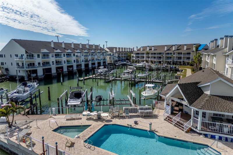 3 bedroom Townhouse at 9341 Blind Pass Road, Captiva Cay Twnhms, St Pete Beach — photo 1