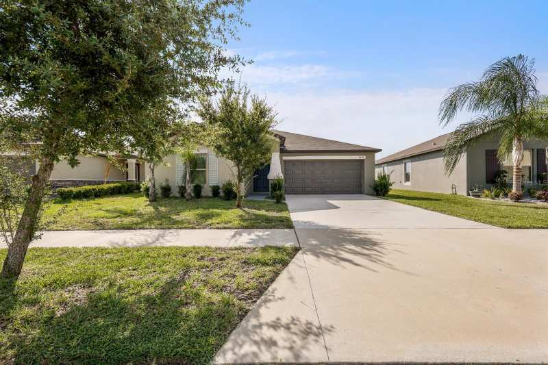 3 bedroom Single Family Residence at 9728 Channing Hill Drive, Belmont South Phase 2D Paseo Al Mar Blvd, Ruskin — photo 1