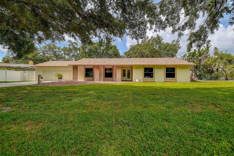 3 bedroom Single Family Residence at 9404 W Hamilton Avenue, Byars Heights, Tampa — photo 1