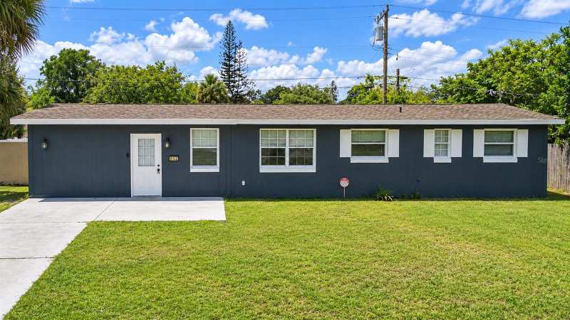 4 bedroom Single Family Residence at 852 Derbyshire Road, Derbyshire, Daytona Beach — photo 1