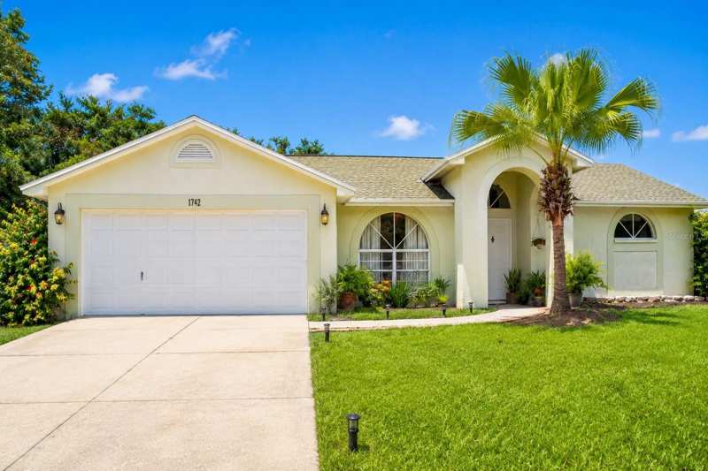 3 bedroom Single Family Residence at 1742 Staysail Drive, The Willows Unit 3, Valrico — photo 1