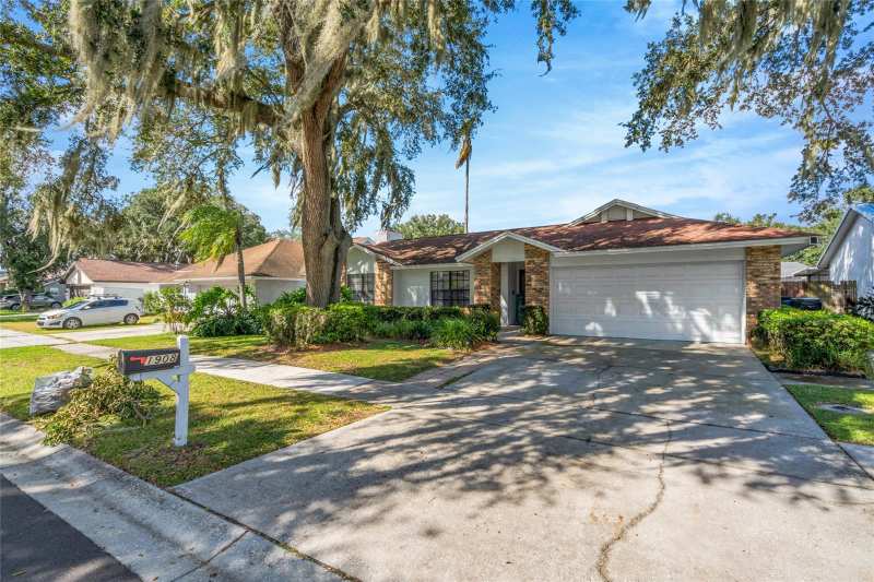 3 bedroom Single Family Residence at 1908 Landside Drive, Willows-Un #2, Valrico — photo 1