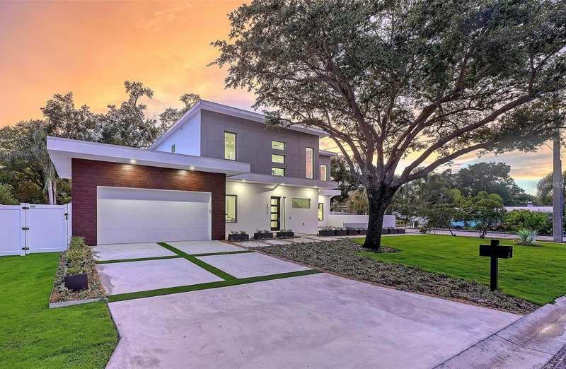 4 bedroom Single Family Residence at 2010 Hyde Park Circle, Purtz Sub, Sarasota — photo 1