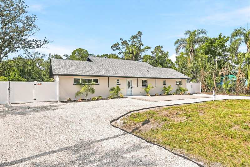 3 bedroom Single Family Residence at 8605 Jackson Springs Road, Rocky Ford, Tampa — photo 1