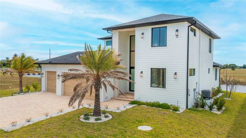 4 bedroom Single Family Residence at 7 Sunflower Drive, Rotonda Meadows, Placida — photo 1