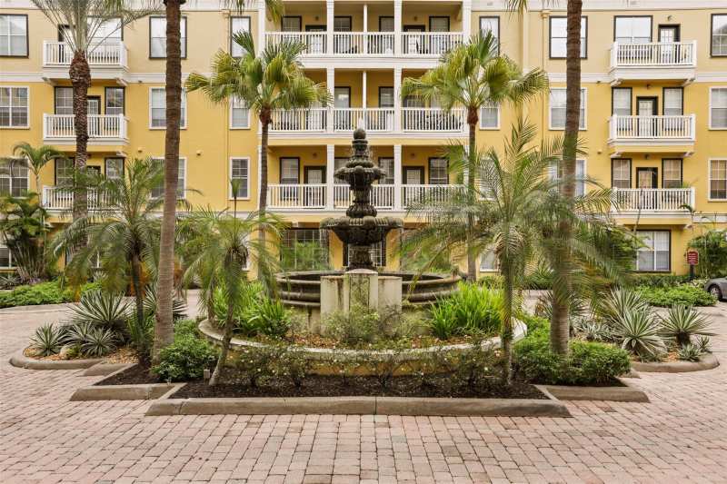 2 bedroom Condominium at 860 N Orange Avenue #323, Park North/Cheney Place, Orlando — photo 1