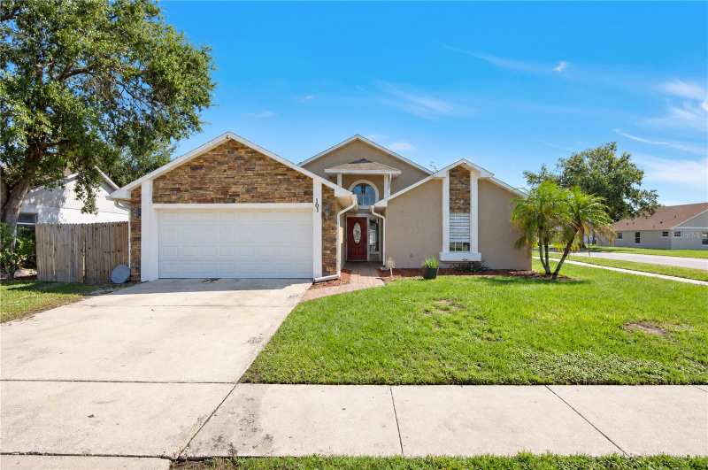 3 bedroom Single Family Residence at 101 N Aberdeen Circle, Brynhaven 1st Replat, Sanford — photo 1