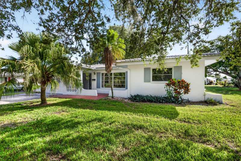2 bedroom Single Family Residence at 8779 143rd Street, Tamarac By The Gulf 2nd Add, Seminole — photo 1