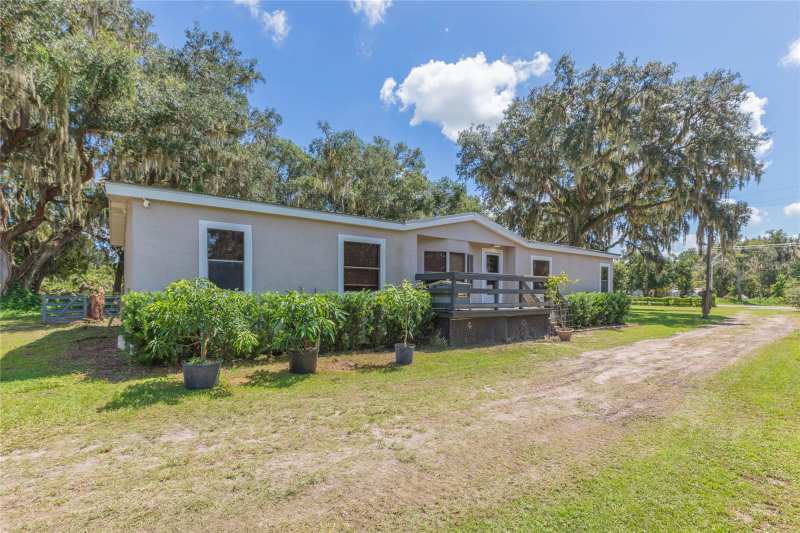 4 bedroom Manufactured Home at 2250 Nichols Road, Lithia, Lithia — photo 1
