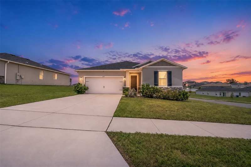 3 bedroom Single Family Residence at 3349 Pink Oleander Avenue, Lake Jackson Gardens II, Mascotte — photo 1