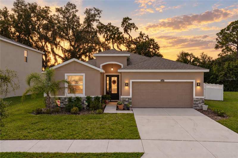 4 bedroom Single Family Residence at 6689 Cobble Bliss Street, Silverado Ranch Sub, Zephyrhills — photo 1