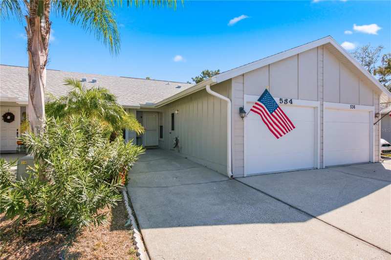 2 bedroom Villa at 534 Natingham Close, Daventry Square, Palm Harbor — photo 1