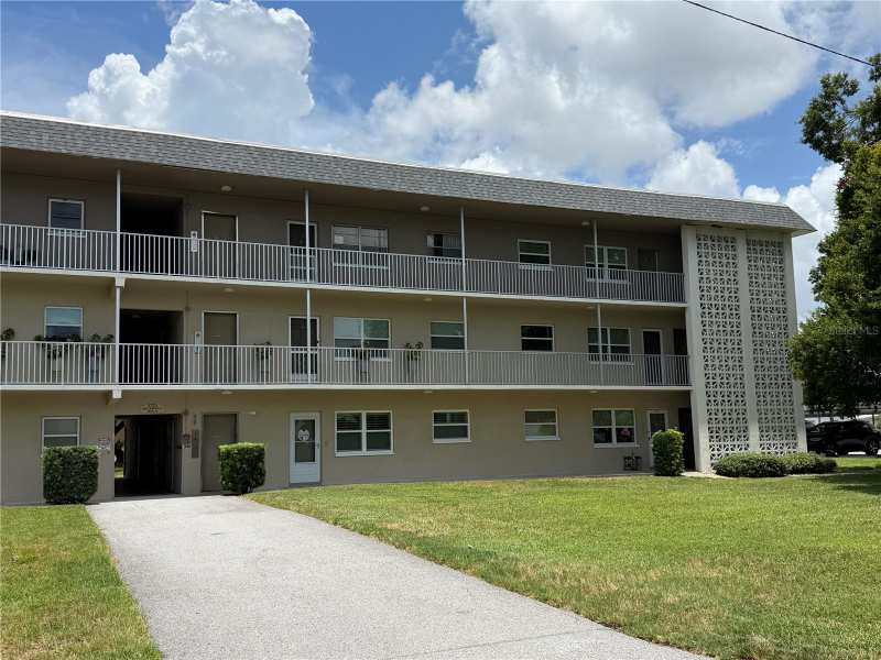 2 bedroom Condominium at 5725 12th Avenue #306D, Tyrone Garden Apts Condo, St Petersburg — photo 1