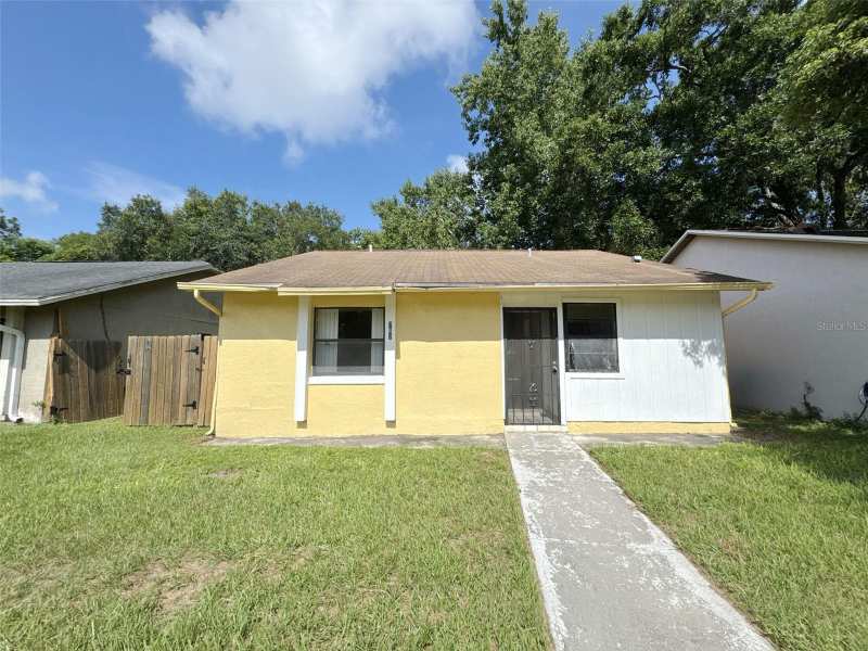 2 bedroom Half Duplex at 762 Kings Cove Court, Kings Cove, Orlando — photo 1