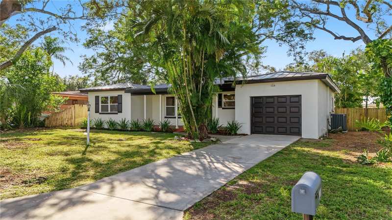 2 bedroom Single Family Residence at 8338 41st Avenue, Parque Narvaez, St Petersburg — photo 1