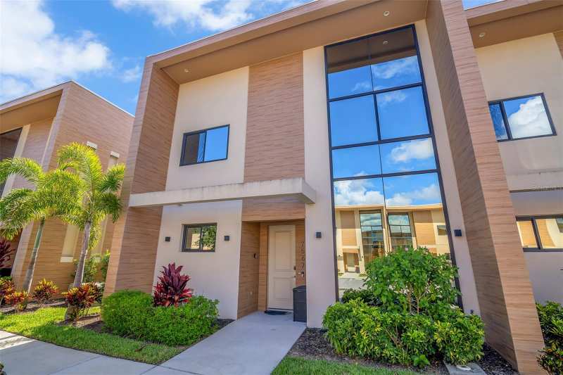 4 bedroom Townhouse at 7567 Brooklyn Drive, Magic Village Resort 2, Kissimmee — photo 1