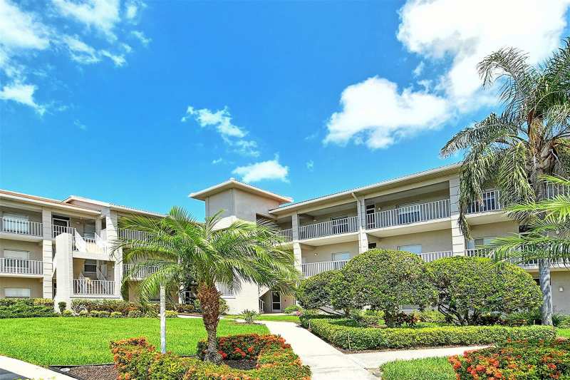 2 bedroom Condominium at 9610 Club South Circle #4302, Stoneybrook Clubside South 1, Sarasota — photo 1
