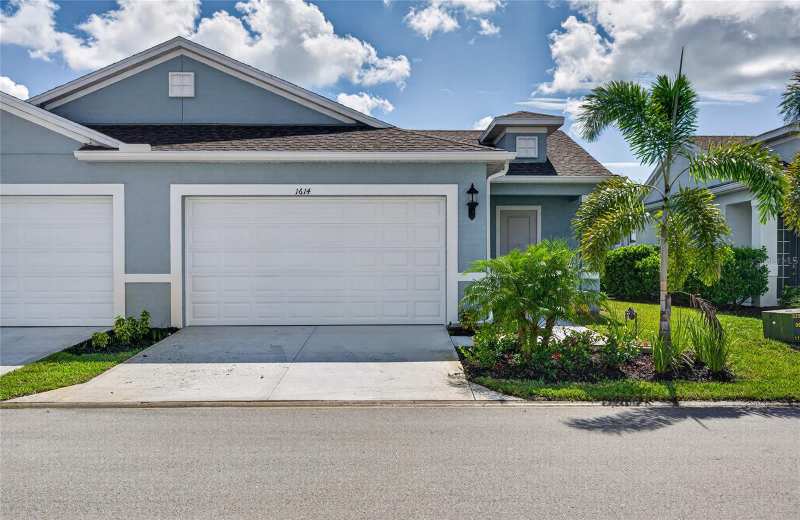 2 bedroom Villa at 1614 Royal Court, Kings Gate Ph 8, Port Charlotte — photo 1