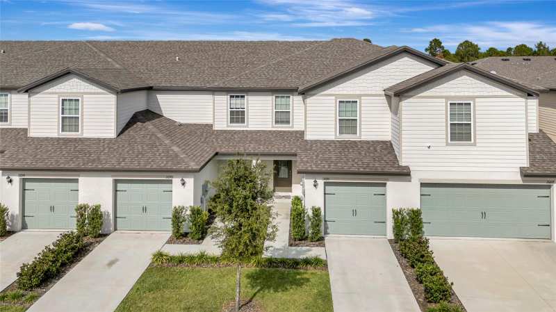 3 bedroom Townhouse at 1691 Wynford Circle, Hamlets/Tavares, Tavares — photo 1