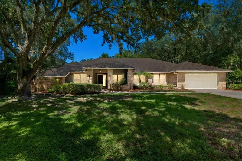 5 bedroom Single Family Residence at 5804 Ainsworth Court, Tampa Palms Unit 3 Rep Of, Tampa — photo 1