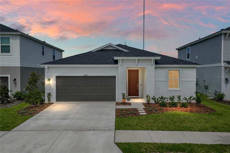 4 bedroom Single Family Residence at 12253 Cattleside Drive, Hawkstone, Riverview — photo 1