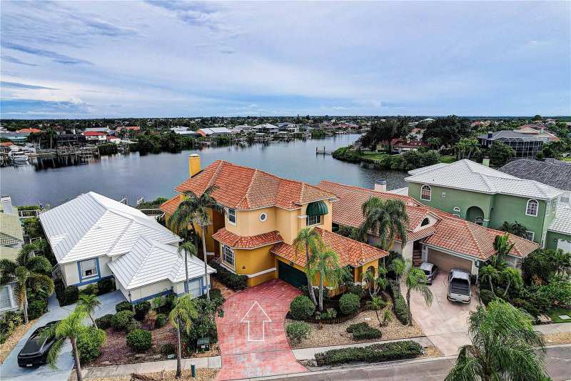 4 bedroom Single Family Residence at 852 Symphony Isles Boulevard, Symphony Isles Unit One, Apollo Beach — photo 1
