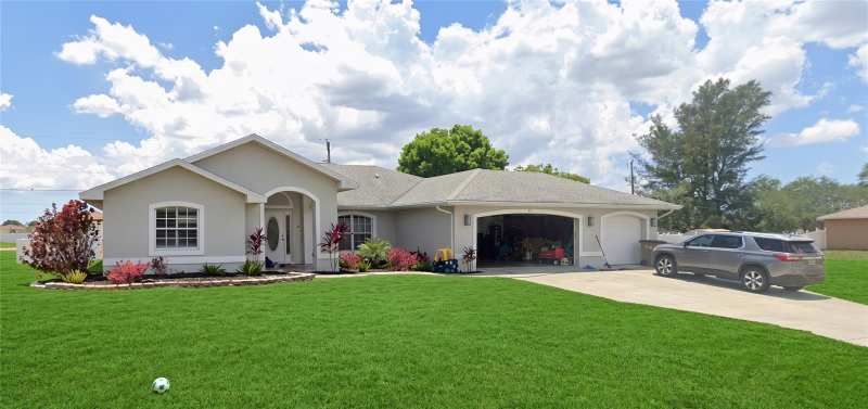 4 bedroom Single Family Residence at 918 NE 17th Street, Cape Coral, Cape Coral — photo 1