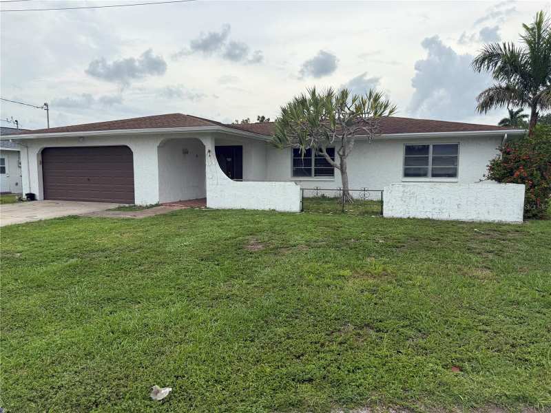 4 bedroom Single Family Residence at 4339 S Bay Circle, Waterway Estates, North Fort Myers — photo 1