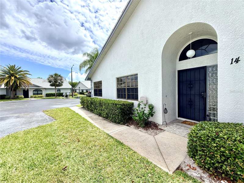 2 bedroom Condominium at 2749 Countryside Boulevard #14, Carmel Of Bryn-Mawr Condo, Clearwater — photo 1