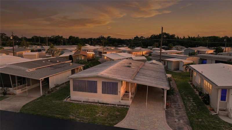 2 bedroom Mobile Home at 3450 Grapefruit Lane, Sunny Grove Park Inc, Estero — photo 1