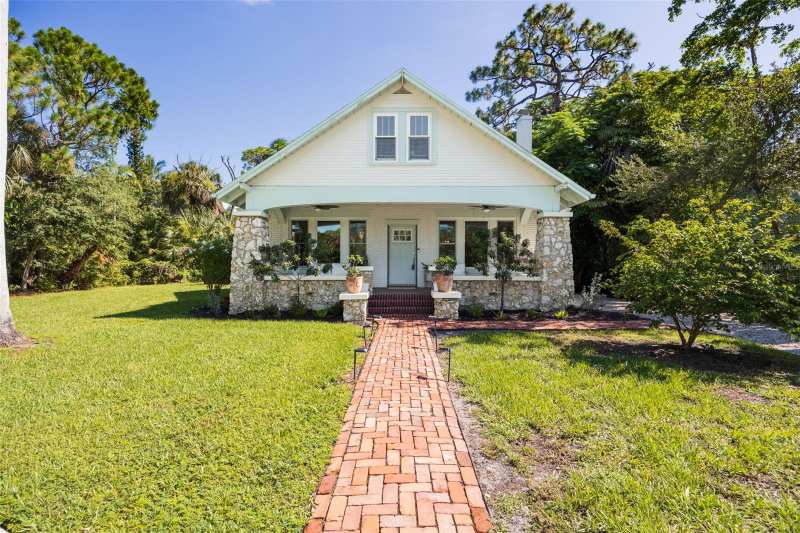 4 bedroom Single Family Residence at 1473 Barcelona Avenue, Valencia Terrace, Fort Myers — photo 1