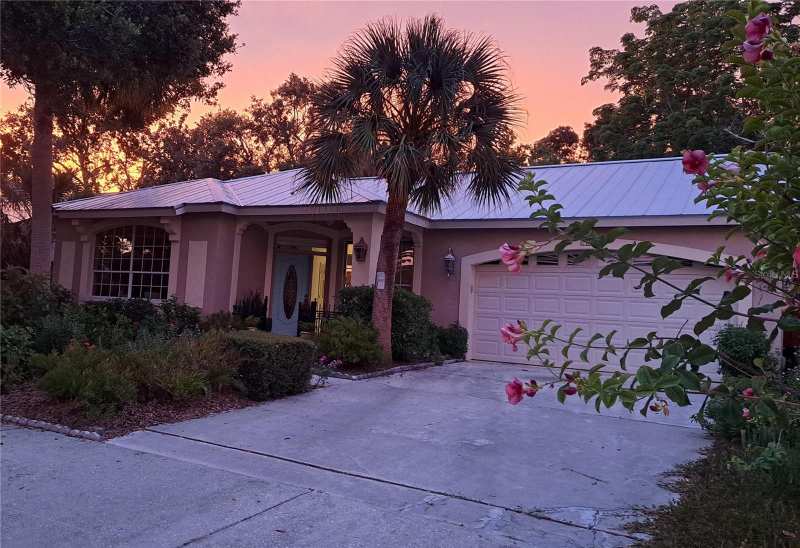 3 bedroom Single Family Residence at 2377 Burton Lane, Burton Lane, Sarasota — photo 1