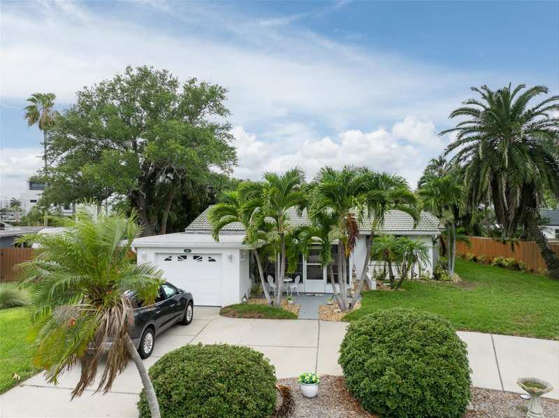2 bedroom Single Family Residence at 55A Dolphin Drive, Paradise Island Tr A Rep, Treasure Island — photo 1