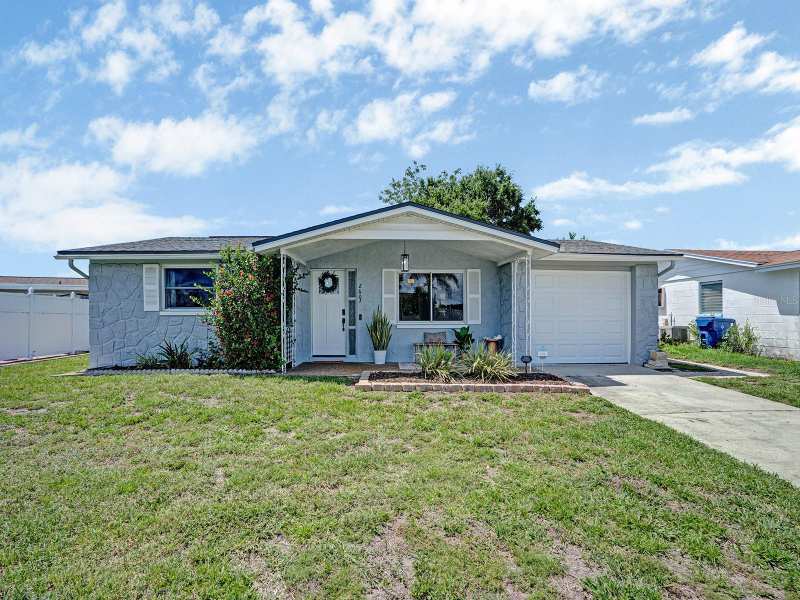 2 bedroom Single Family Residence at 2603 Society Drive, Aloha Gardens, Holiday — photo 1