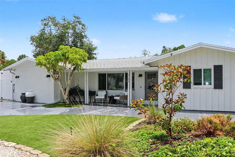 4 bedroom Single Family Residence at 5143 Sandy Beach Avenue, Siesta Beach, Sarasota — photo 1