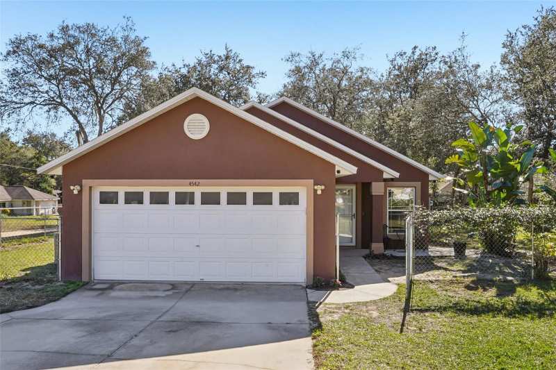3 bedroom Single Family Residence at 4542 Lemon Street, Carlton Village Park, Lady Lake — photo 1