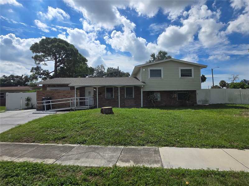 4 bedroom Single Family Residence at 7710 W Hanna Avenue, Townn Country Park Un 07, Tampa — photo 1