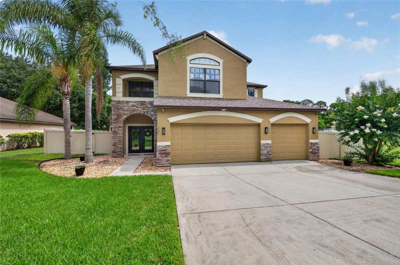 5 bedroom Single Family Residence at 1801 Waterside Oaks Drive, Oak Hurst Golf Estates, Orange City — photo 1