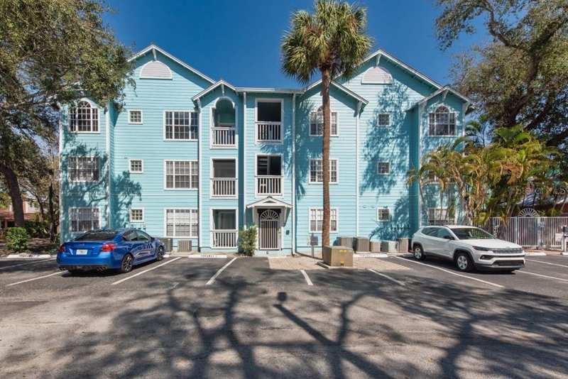 2 bedroom Condominium at 3002 W Cleveland Street #D11, Mallory Square A Condo, Tampa — photo 1