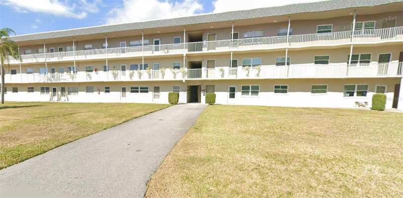 2 bedroom Condominium at 5725 12th Avenue #304D, Tyrone Garden Apts Condo, St Petersburg — photo 1