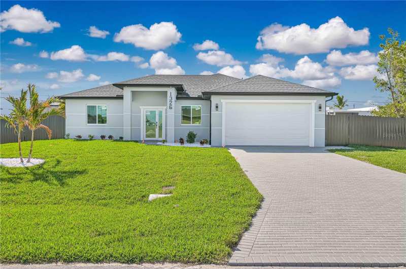 3 bedroom Single Family Residence at 1326 NE 7th Place, Cape Coral, Cape Coral — photo 1