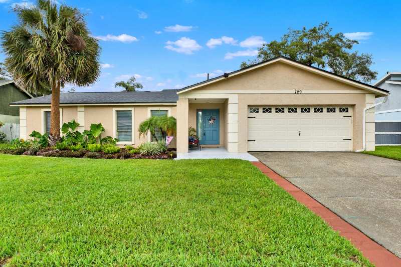 4 bedroom Single Family Residence at 729 Sandy Creek Drive, Bloomingdale Sec I Unit 2, Brandon — photo 1