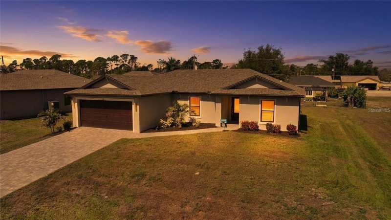 3 bedroom Single Family Residence at 6007 Gillot Boulevard, Port Charlotte Sec 052, Port Charlotte — photo 1