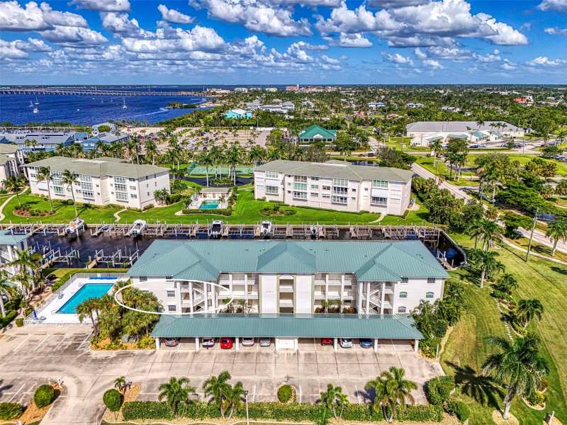 3 bedroom Condominium at 130 Breakers Court #221, Breakers Point Ph 02, Punta Gorda — photo 1